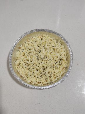 撒上适量的黑芝麻！