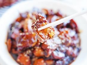 夹一块尝尝