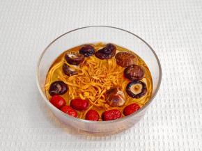 菌菇红枣泡5分钟。