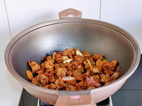 小火翻炒均匀。