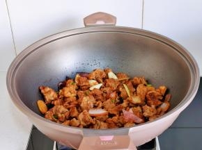 小火翻炒均匀。