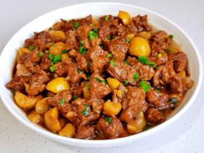 盛出装盘撒葱花。