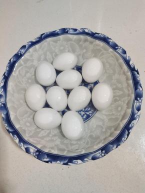 
准备大一点的碗/盆，4勺醋+2勺盐+适量清水浸泡1个小时！