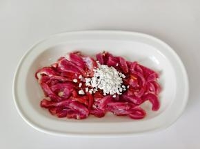 加红薯粉一勺。