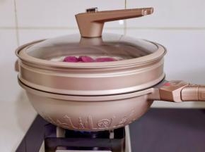 盖上盖子蒸熟。