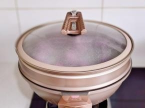 盖上盖子蒸20分钟。