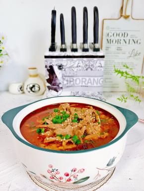 撒葱花，蒜泥，芝麻，淋热油即可。