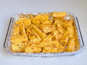 摆入空气炸锅烤箱的烤网上。