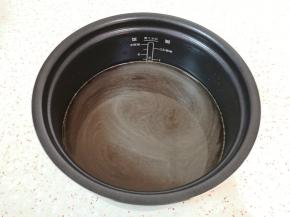 倒入红烧汁搅拌均匀。