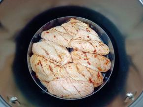 放入烤盘依次码上。