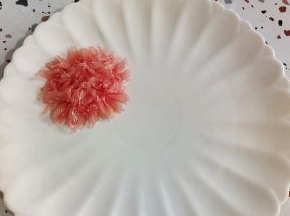 再把里面填满柚子果肉！