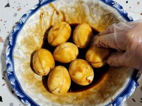 抓拌均匀腌制10分钟！