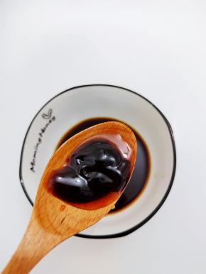 加入耗油搅拌均匀调成料汁备用