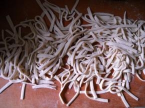 均匀抖散备用。