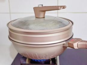 盖上盖子蒸7分钟。