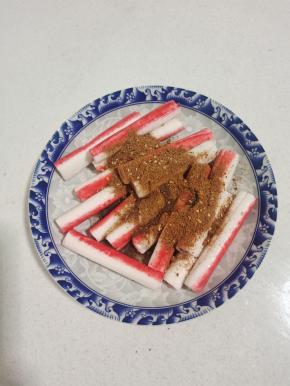 放入适量的烧烤料和食用油！