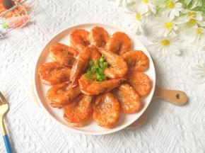 色香味俱全的豉油煎虾完成。