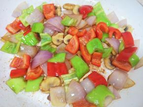 根据自己的口味放轻盐酱油调味。