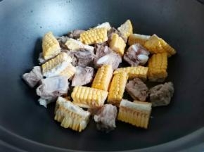 加入玉米，