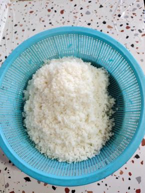 捞出，控干水分备用！