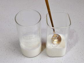 一定要彻底凝固，勺子放上去不会下沉。