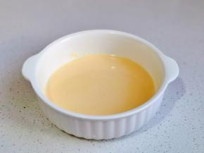 搅拌至无干粉。