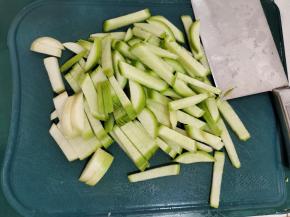 切成筷子粗细的条！