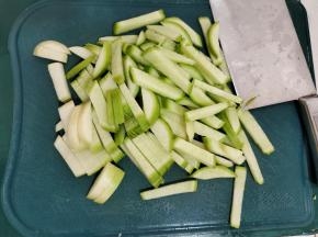 切成筷子粗细的条！