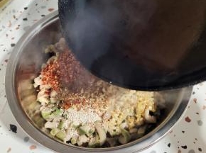 淋上热油！