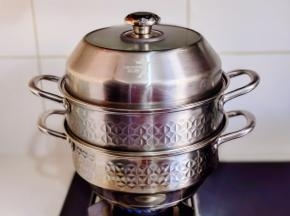 发酵至明显变大，中火烧开后蒸12分钟，焖3分钟再打开。