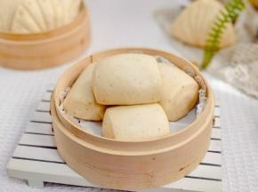 还蒸了几个刀切馒头。