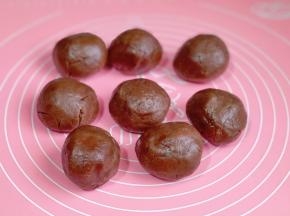 取出分成8等份小面团。