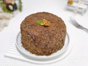 撒上饼干碎，筛点可可粉就好啦！