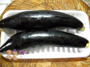 准备好紫茄子。