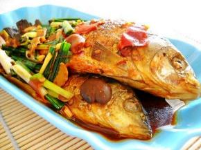 调好味，盛起装盘。