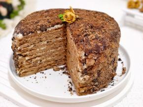 包上保鲜膜冷藏5-6小时再切开呦～（我等不及做好直接切开了）