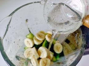 加纯净水或者温水。