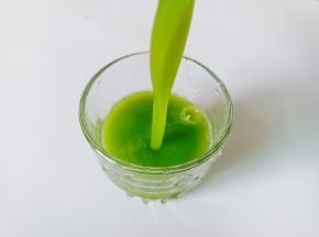 口感清爽，宝宝超级爱喝。由于用的都是新鲜的水果蔬菜，需要及时喝完！