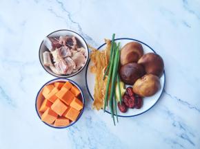 准备好所有食材。