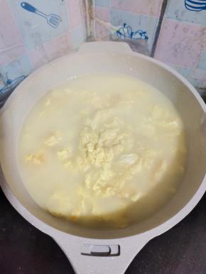 就会出现一锅浓浓的白汤！