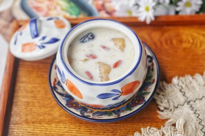 燕麦花胶炖奶