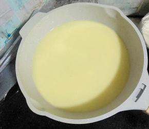 只留白色的浓汤！