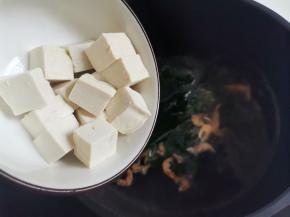 加入豆腐，