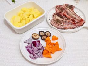 准备好其它配菜。（自己喜欢的都可以）