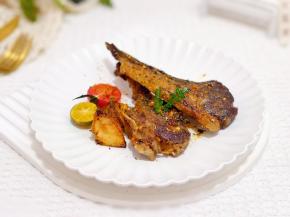 出炉撒上欧芹碎。