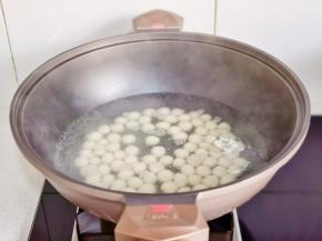 水开下小圆子。