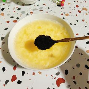 觉得味道淡的可以加入适量的红糖搅拌均匀即可！(记得加入红糖，千万别放白糖啊！白糖上火！)