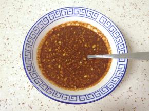 搅拌均匀调成酱汁备用。