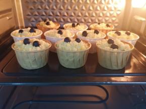 送入预热好的烤箱。