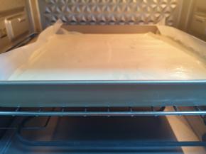 送入预热好的烤箱。